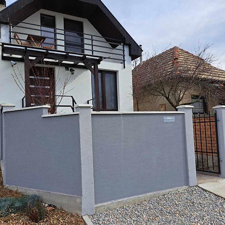 Grapeline Guesthouse Chotin Экстерьер фото