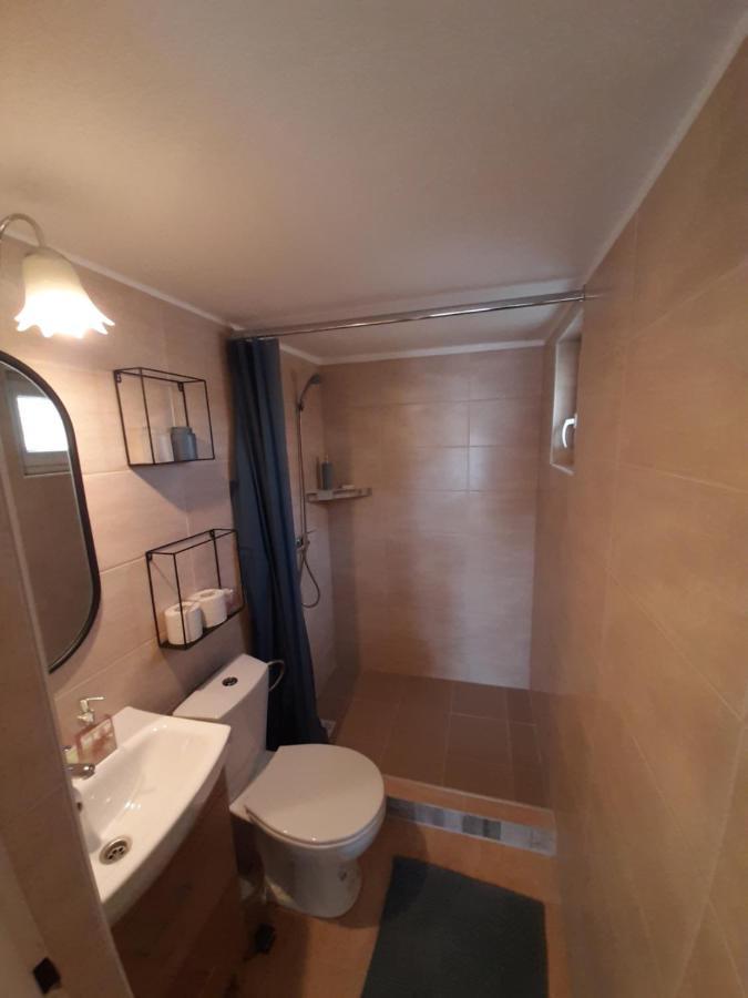 Grapeline Guesthouse Chotin Экстерьер фото