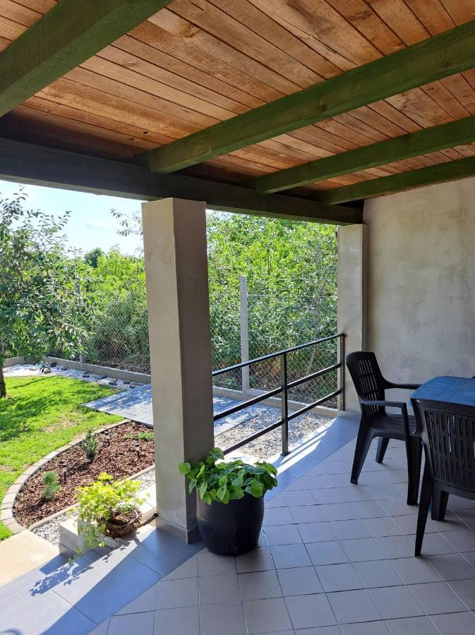 Grapeline Guesthouse Chotin Экстерьер фото