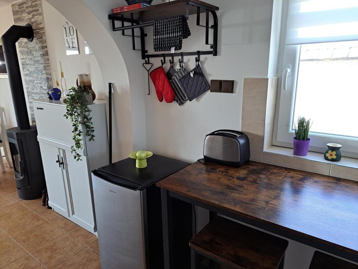 Grapeline Guesthouse Chotin Экстерьер фото