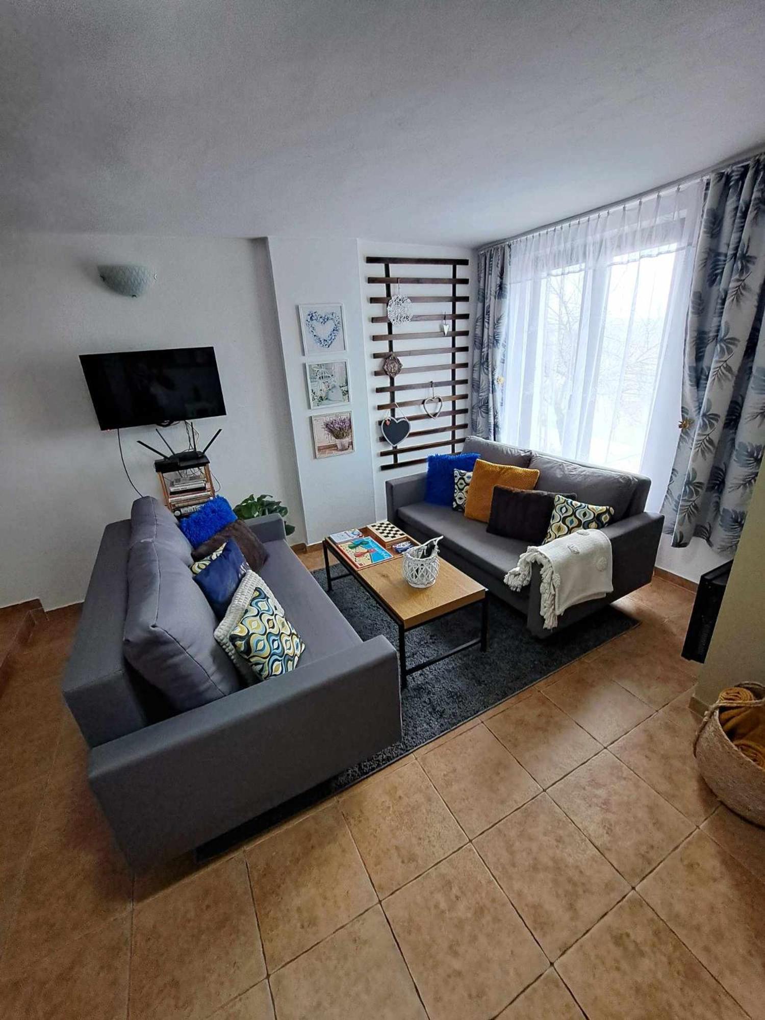 Grapeline Guesthouse Chotin Экстерьер фото